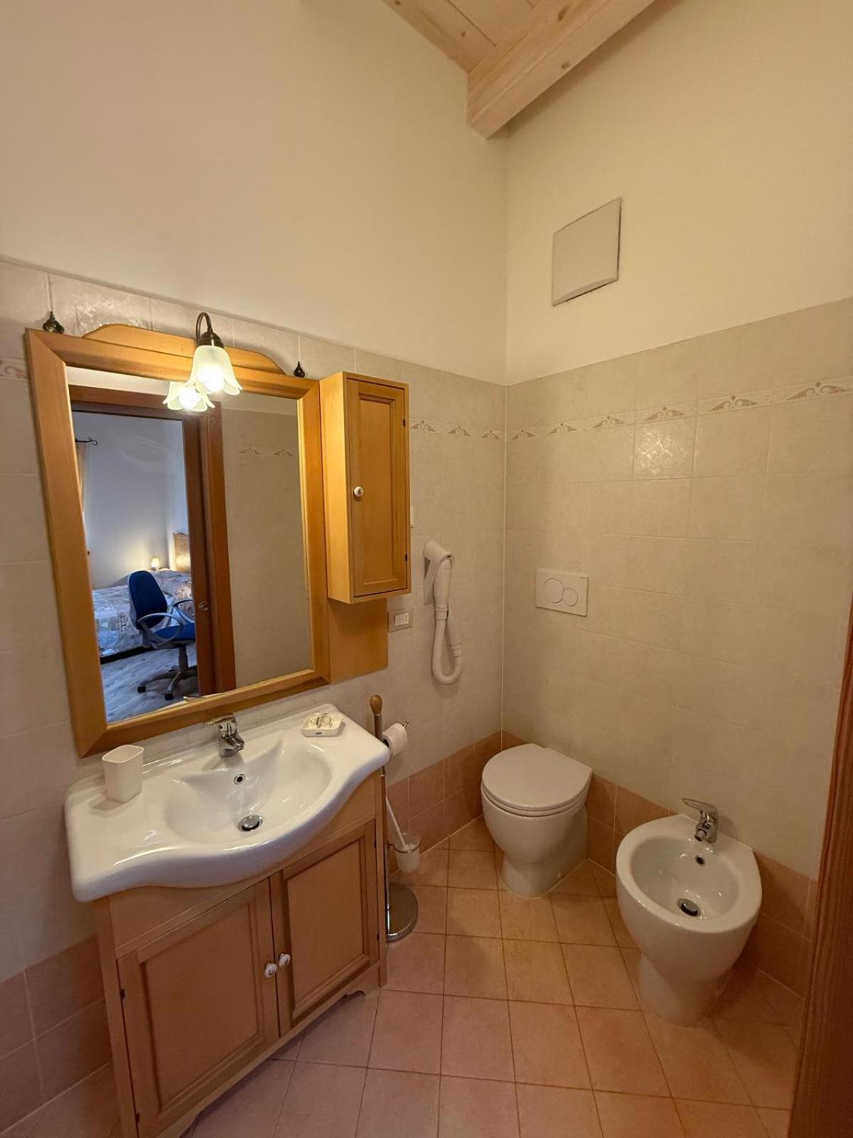 Hotel Garni Sella Cipriani Borgo Valsugana Exterior foto